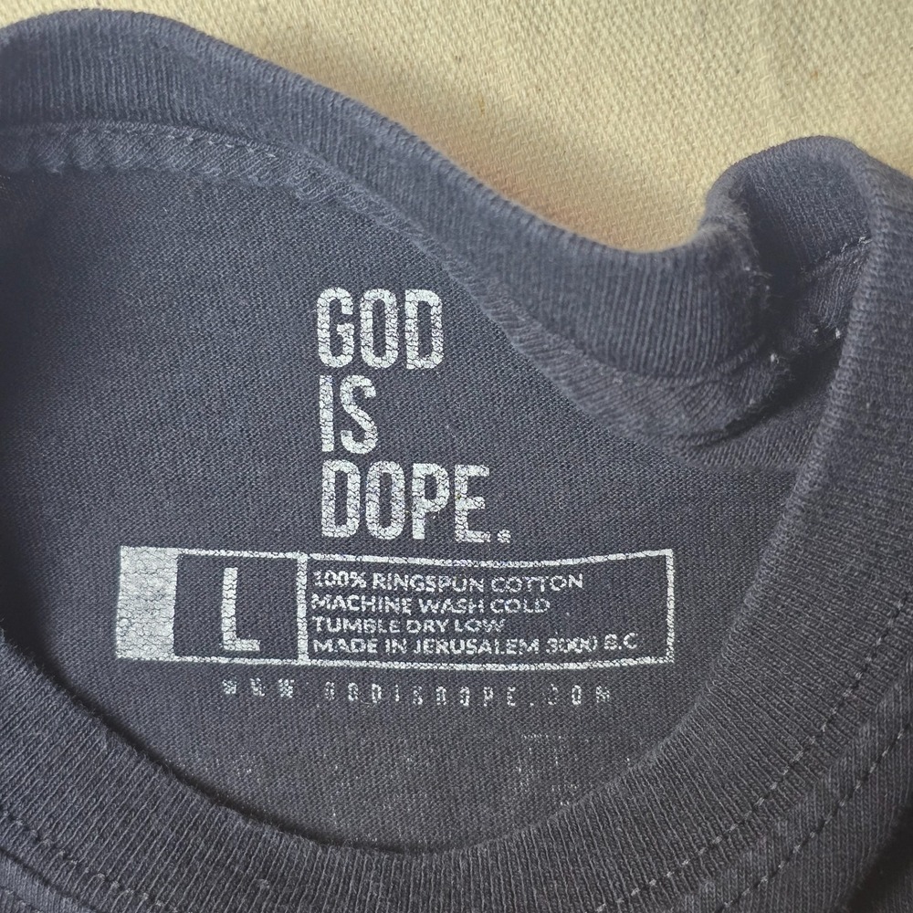 God Is Dope Kobe Bryant Mamba #24 T-Shirt Men's Size L Black Yellow Purple Laker - Picture 3 of 13